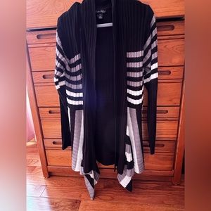 XL trendy long sweater with asymmetrical hemline